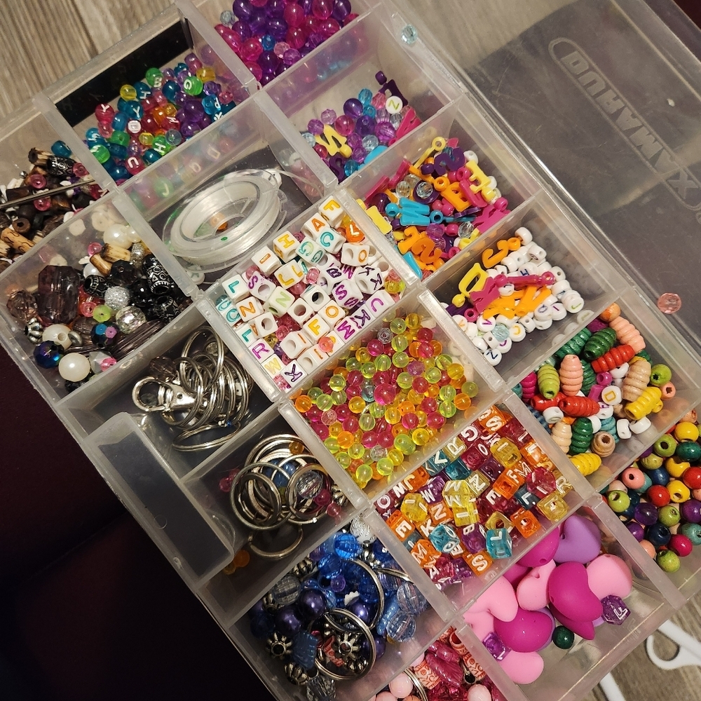 BEADS & CHARMS